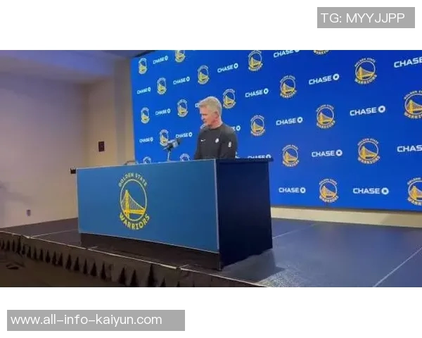 科尔称赞库明加成长显著角色定位清晰出手减少无所畏惧