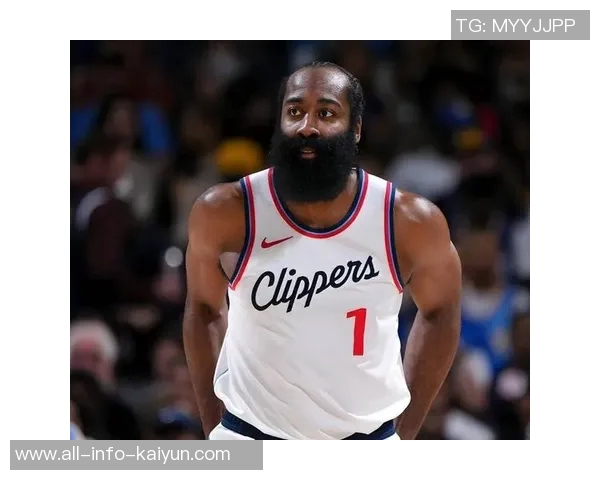 哈登关键时刻缺乏沟通两次让队友接球却未回头引发争议