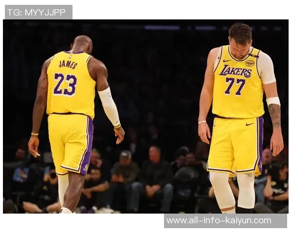 艾顿湖人生涯再创佳绩90命中率砍下20分10篮板追平队史第二多纪录